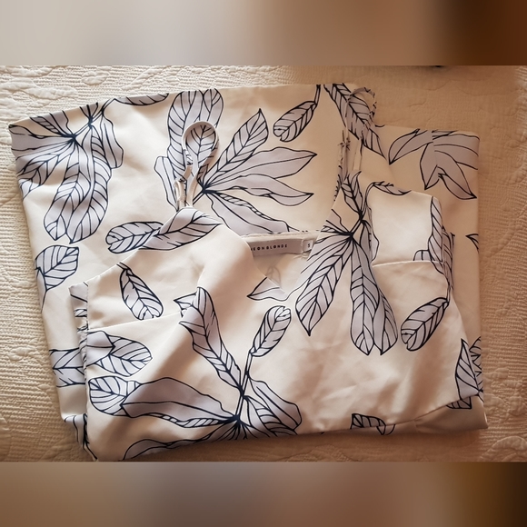 🩵Host Pick🩵 Neon Blonde peplum high low top S - Picture 3 of 11